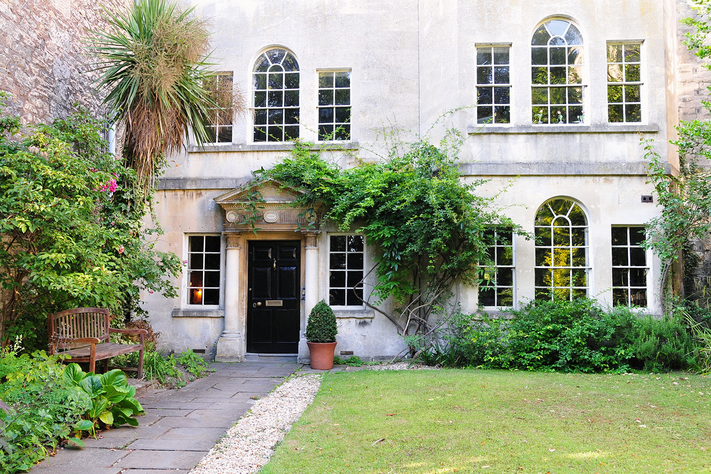 24 Apartment in Historic Villa for Rent