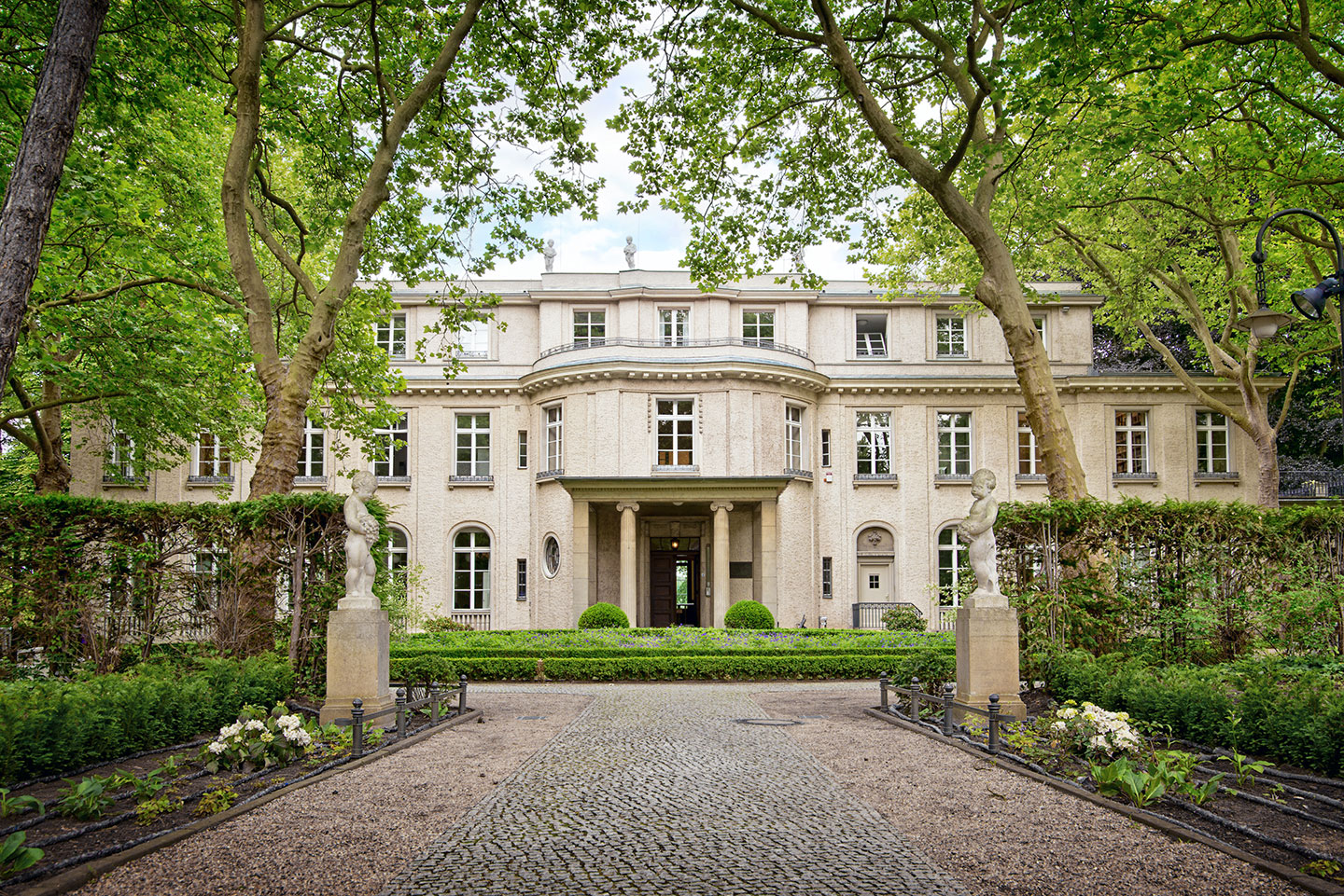 Villa in Green for Sale