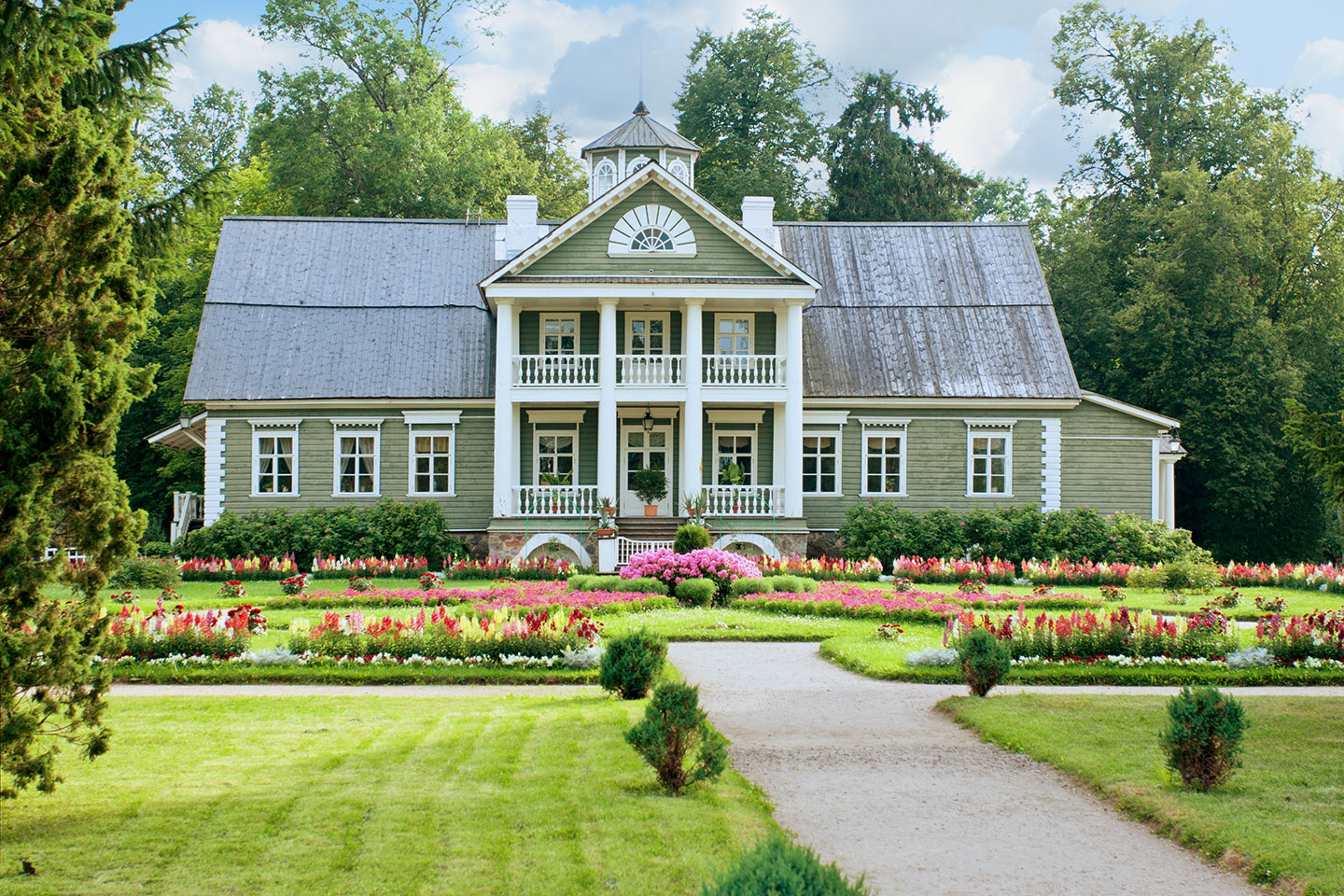 42 Gorgeous Historic House for Rent